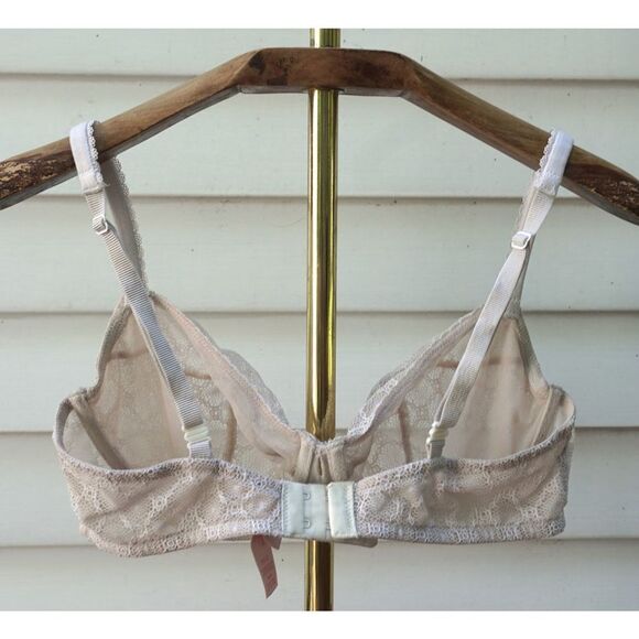 Victoria’s Secret Blush Nude Lace Mesh Underwire Bra - Picture 5 of 6